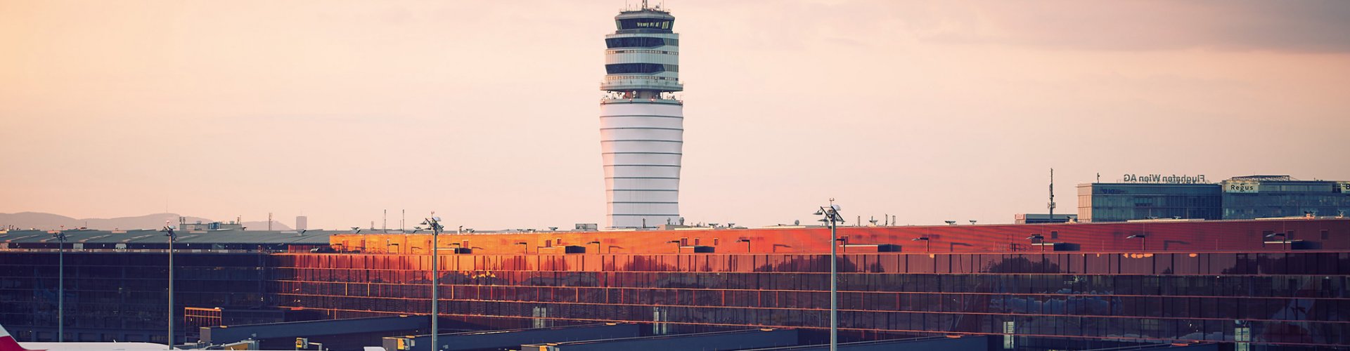 Vienna Schwechat Airport access routes during peak and off-peak times