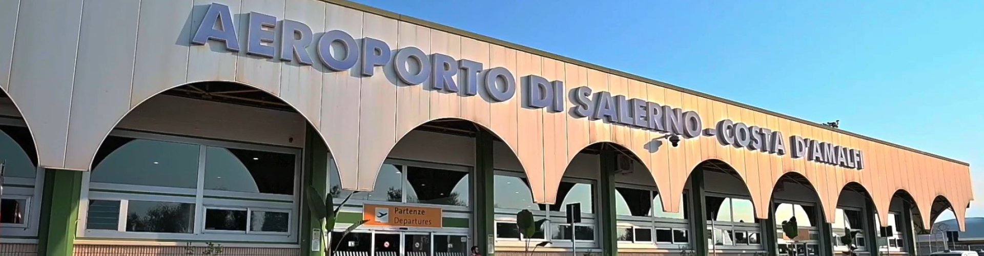 Salerno Airport, IT surroundings